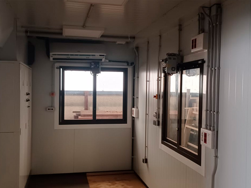 Instalación eléctrica telecomunicaciones solar y aire acondicionado en contenedor TACO BELL Alicante